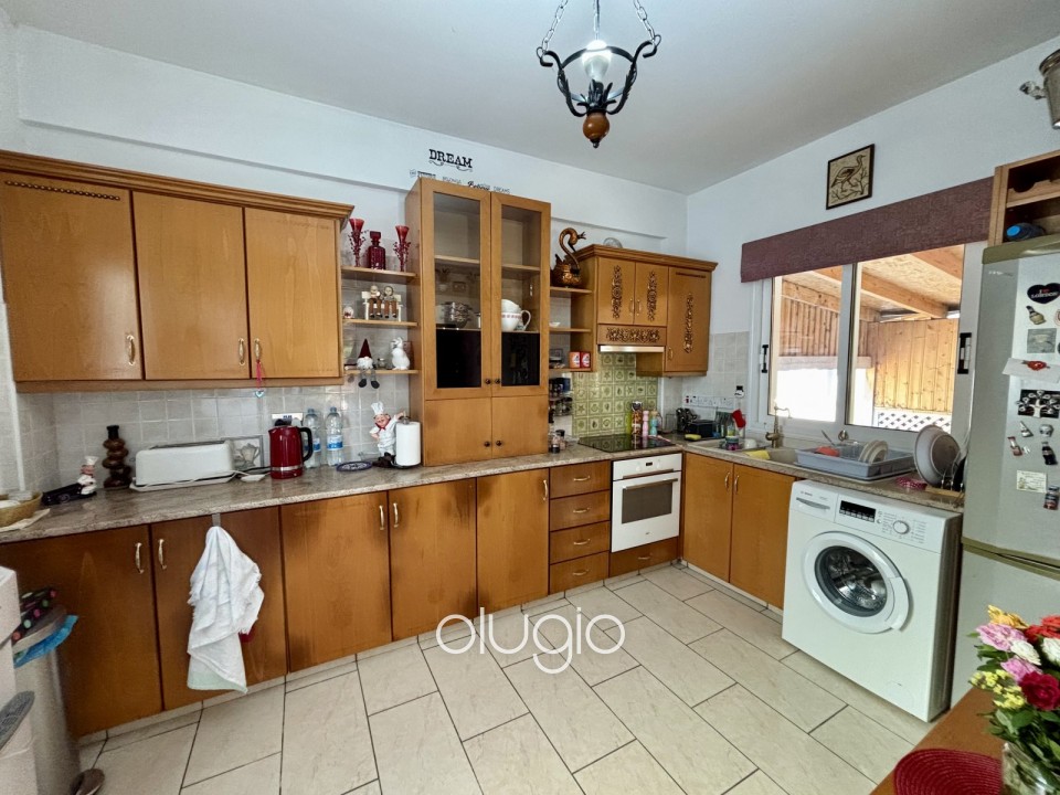 Detached Villa For Sale in Universal