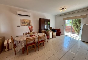 Detached Villa For Sale in Universal