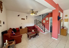 Detached Villa For Sale in Universal
