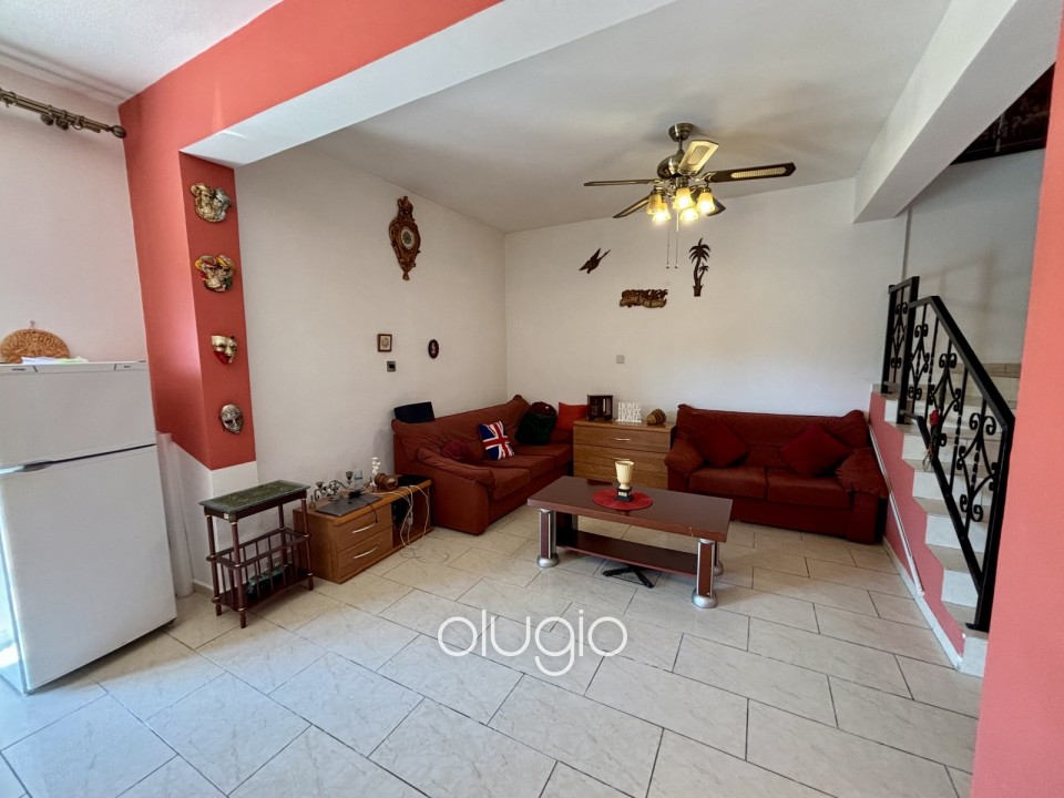 Detached Villa For Sale in Universal