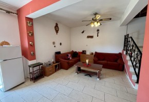 Detached Villa For Sale in Universal