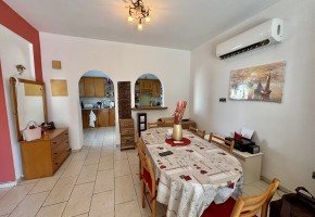 Detached Villa For Sale in Universal