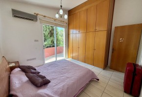 Detached Villa For Sale in Universal
