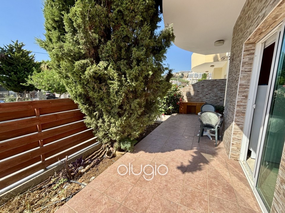 Detached Villa For Sale in Universal