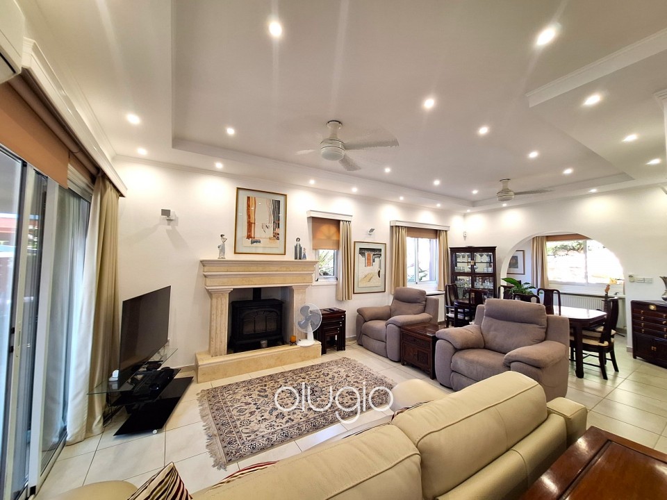 Bungalow For Sale in Koili
