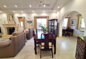 Bungalow For Sale in Koili