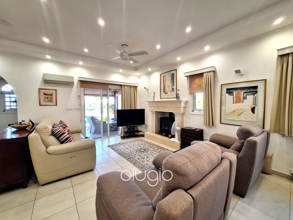 Bungalow For Sale in Koili