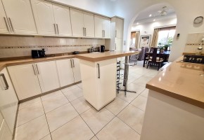 Bungalow For Sale in Koili
