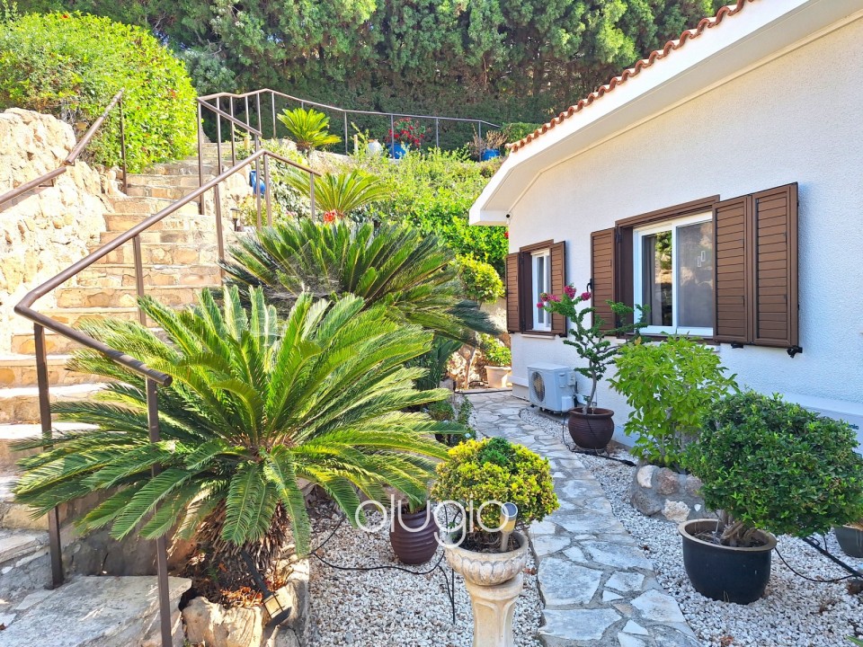 Bungalow For Sale in Koili