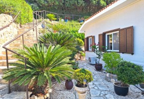 Bungalow For Sale in Koili