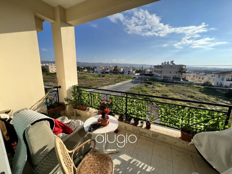 Apartment For Sale in Chloraka