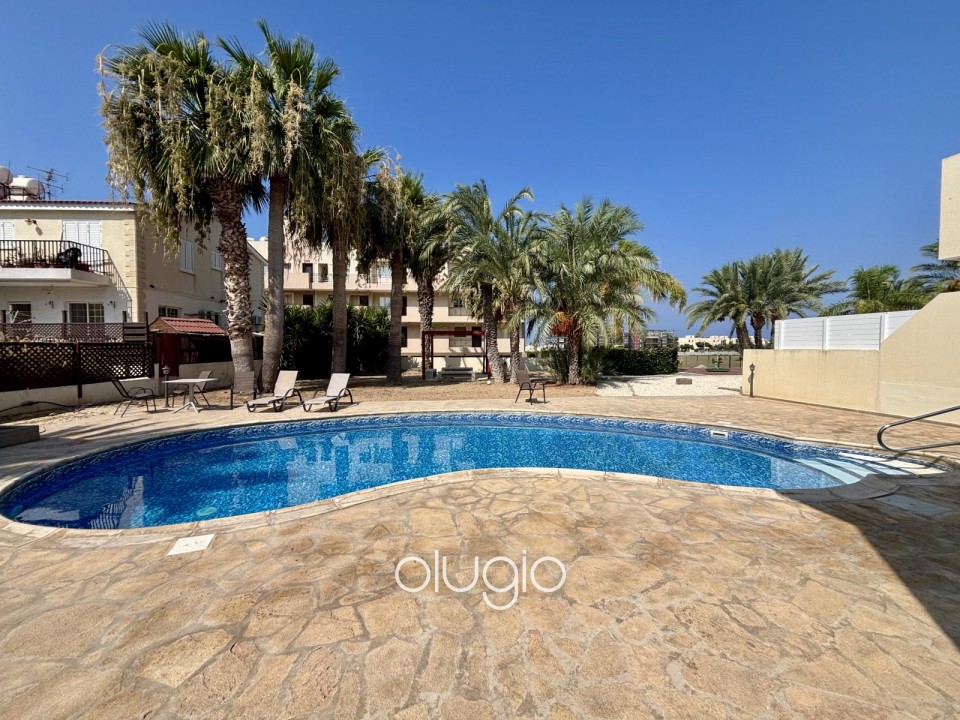 Apartment For Sale in Tombs of the Kings