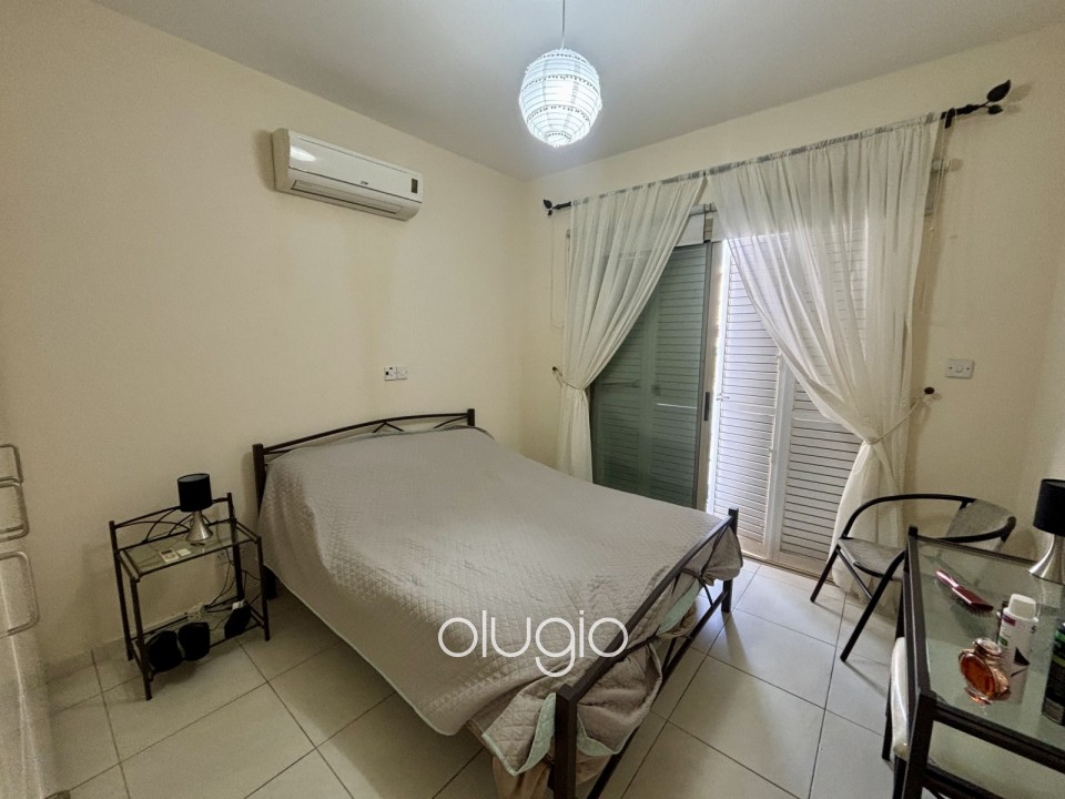 Apartment For Sale in Tombs of the Kings