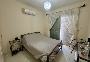 Apartment For Sale in Tombs of the Kings