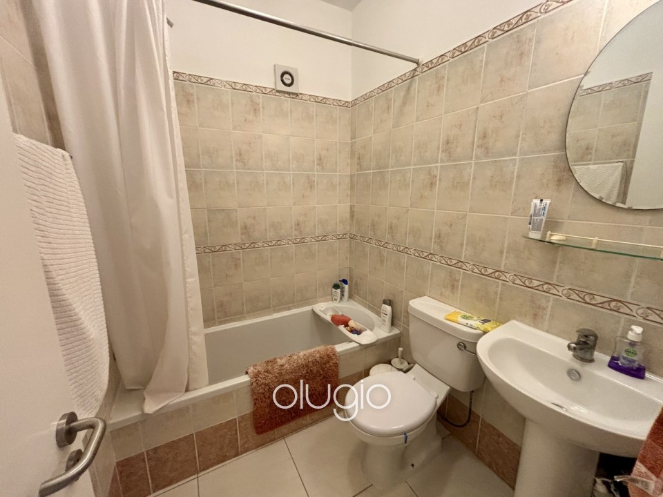 Apartment For Sale in Tombs of the Kings