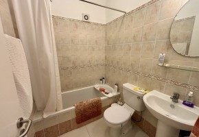 Apartment For Sale in Tombs of the Kings