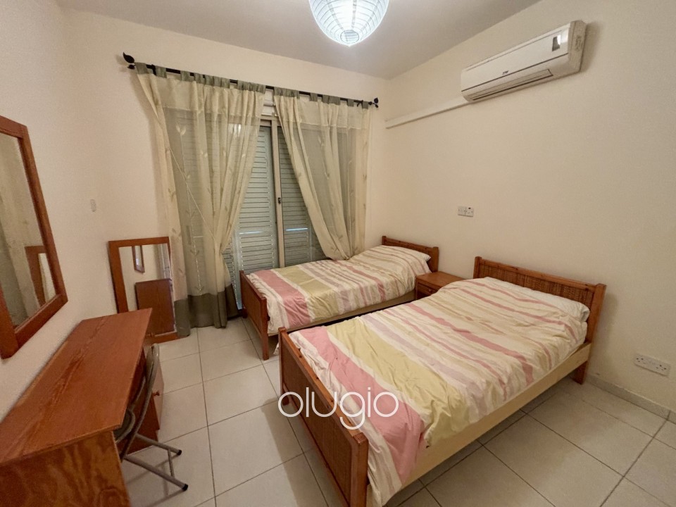 Apartment For Sale in Tombs of the Kings