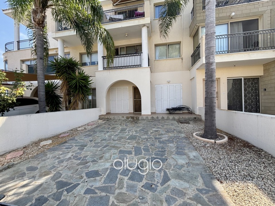 Apartment For Sale in Tombs of the Kings