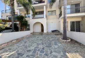 Apartment For Sale in Tombs of the Kings