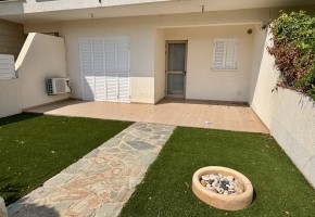Apartment For Sale in Tombs of the Kings