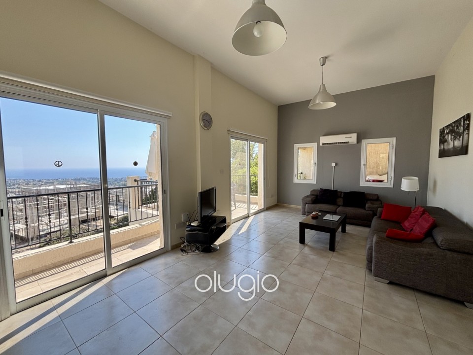 Detached Villa For Sale in Peyia
