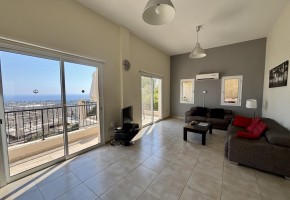 Detached Villa For Sale in Peyia