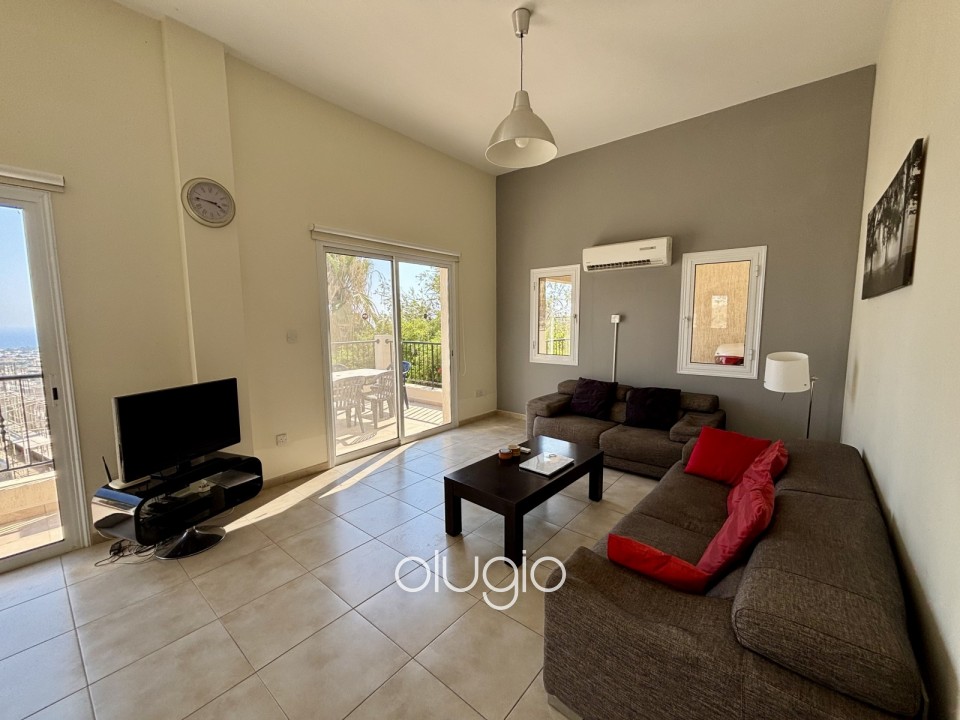 Detached Villa For Sale in Peyia