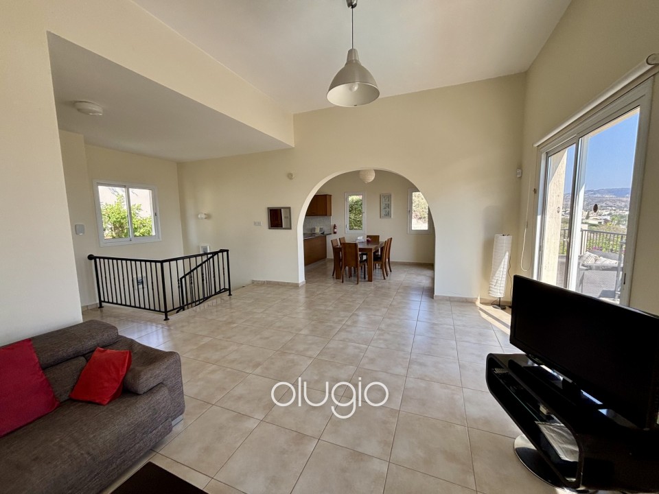 Detached Villa For Sale in Peyia