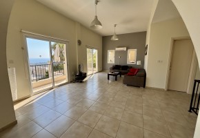 Detached Villa For Sale in Peyia