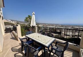 Detached Villa For Sale in Peyia