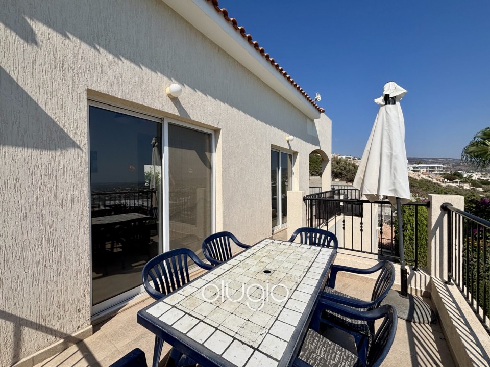 Detached Villa For Sale in Peyia