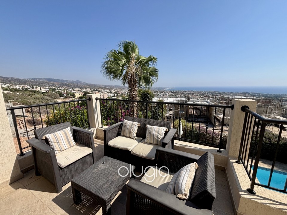 Detached Villa For Sale in Peyia