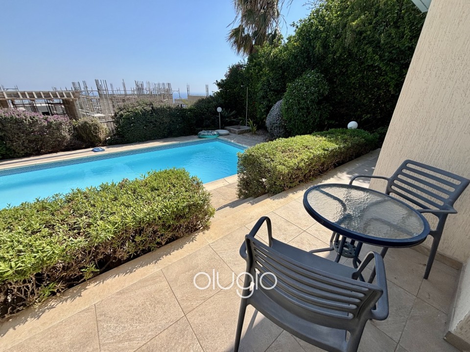Detached Villa For Sale in Peyia