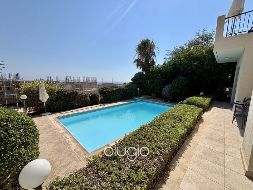 Detached Villa For Sale in Peyia