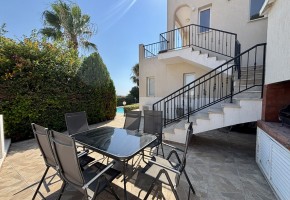 Detached Villa For Sale in Peyia