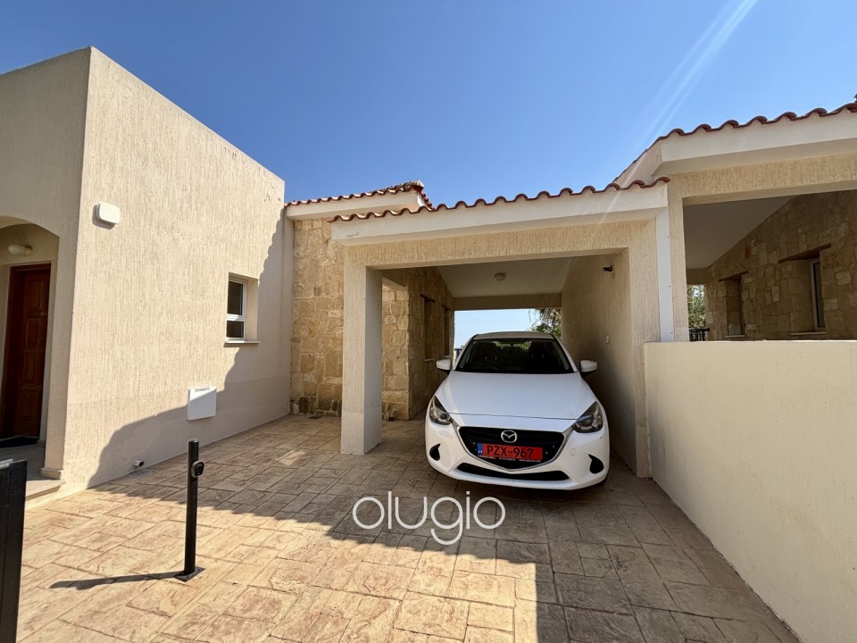 Detached Villa For Sale in Peyia