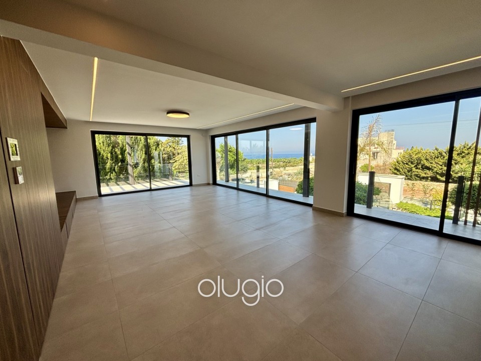 Detached Villa For Sale in Sea Caves - St.George