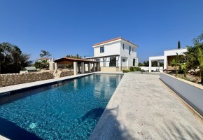 Detached Villa For Sale in Sea Caves - St.George
