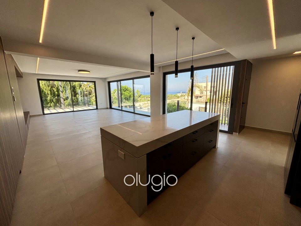 Detached Villa For Sale in Sea Caves - St.George