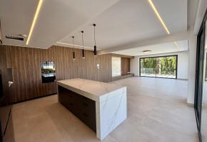 Detached Villa For Sale in Sea Caves - St.George