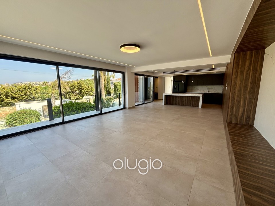 Detached Villa For Sale in Sea Caves - St.George