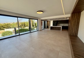 Detached Villa For Sale in Sea Caves - St.George