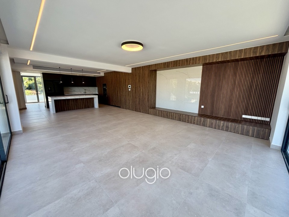 Detached Villa For Sale in Sea Caves - St.George