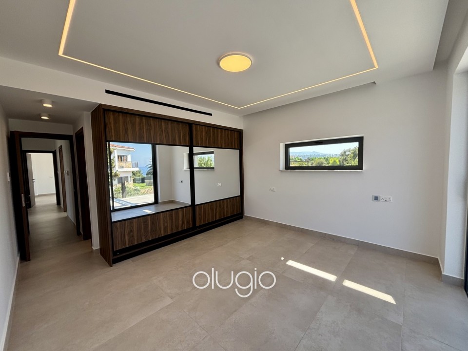 Detached Villa For Sale in Sea Caves - St.George
