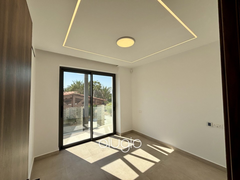 Detached Villa For Sale in Sea Caves - St.George