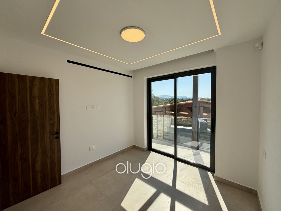 Detached Villa For Sale in Sea Caves - St.George