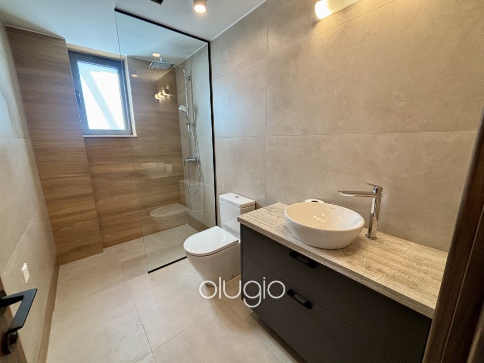 Detached Villa For Sale in Sea Caves - St.George