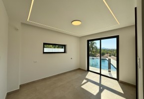 Detached Villa For Sale in Sea Caves - St.George
