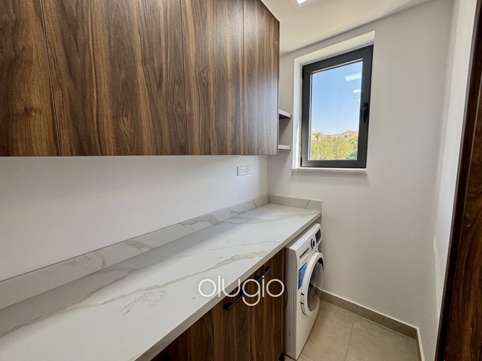 Detached Villa For Sale in Sea Caves - St.George