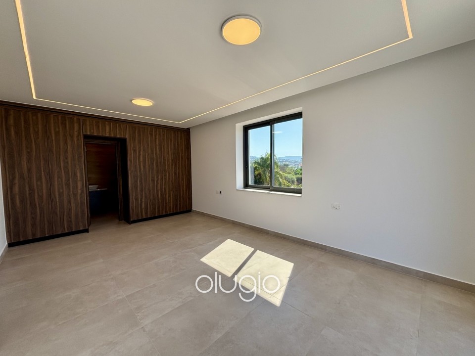 Detached Villa For Sale in Sea Caves - St.George